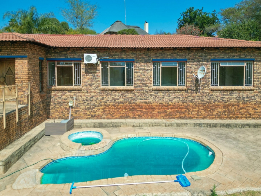 4 Bedroom Property for Sale in Ifafi North West